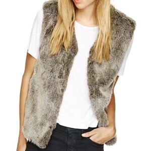 Aritzia Talula Women's Park Slope Plush
Faux Fur Brown Tan Vest • Size S